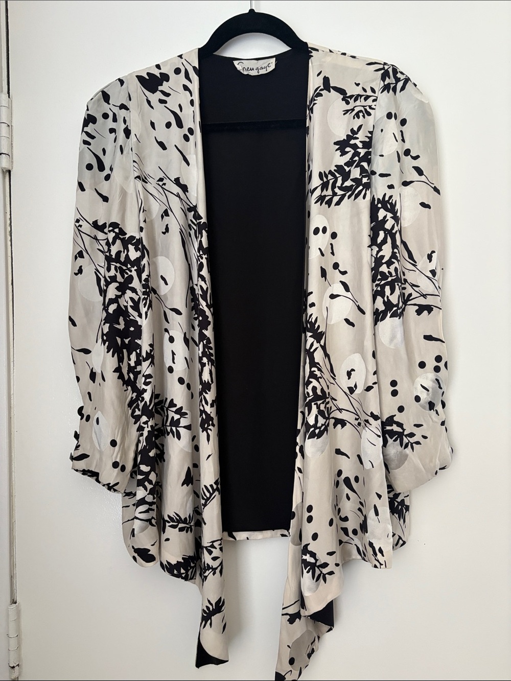 Vintage Cream and Black Floral Draped Open-Front Shrug/kimono